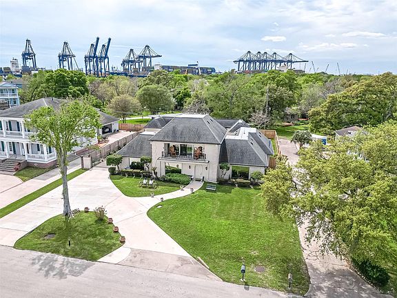 3540 Miramar Dr Shoreacres TX — Waterfront Bay Home