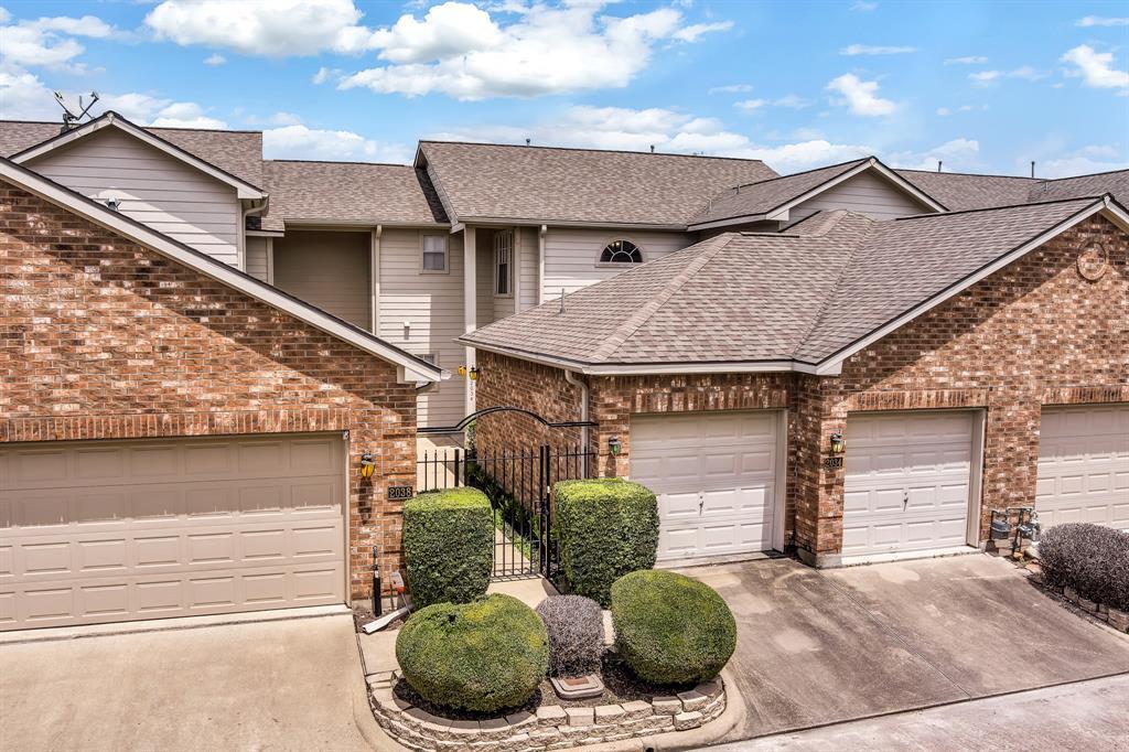 2034 Glencove Dr Seabrook TX — Townhome Clear Lake